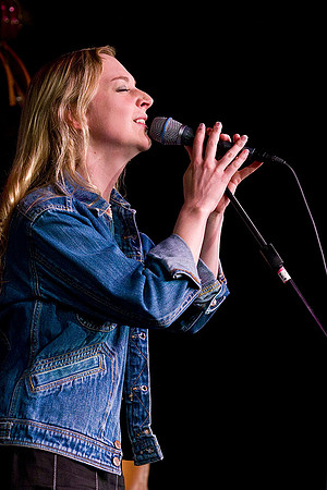 Eilen Jewell Band @ C2G, Fort Wayne, IN - 6/22/08