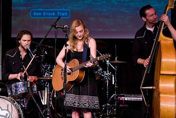 Eilen Jewell Band @ C2G, Fort Wayne, IN - 6/22/08