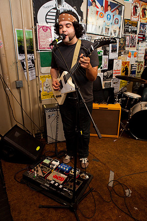 Definitely Gary @ the Rail - 2/13/09