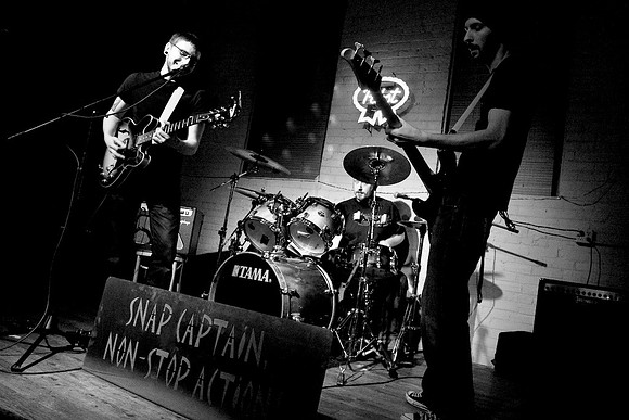 Snap Captain Non-Stop Action @ The Tiger Room, Fort Wayne, IN - 11/21/08